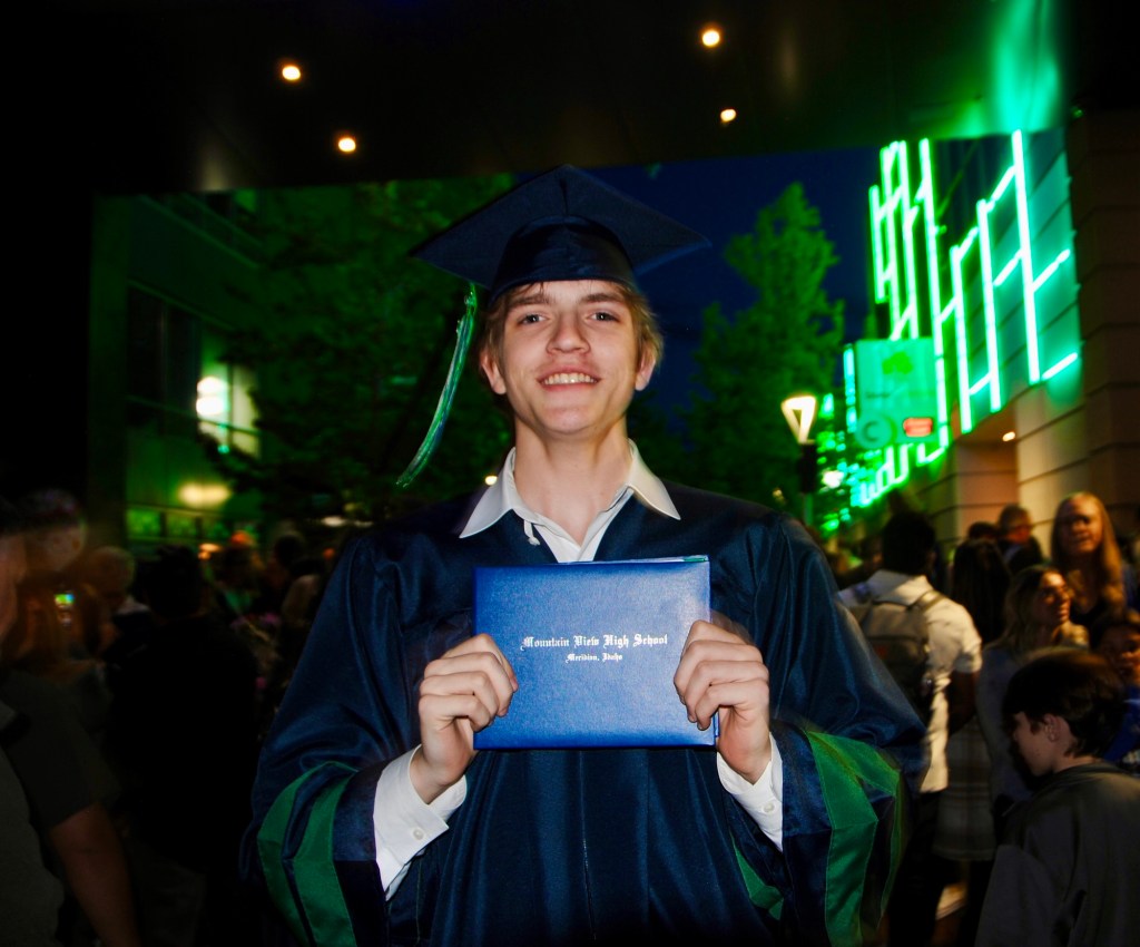 Century Link Arena, Boise –&nbsp;Graduation